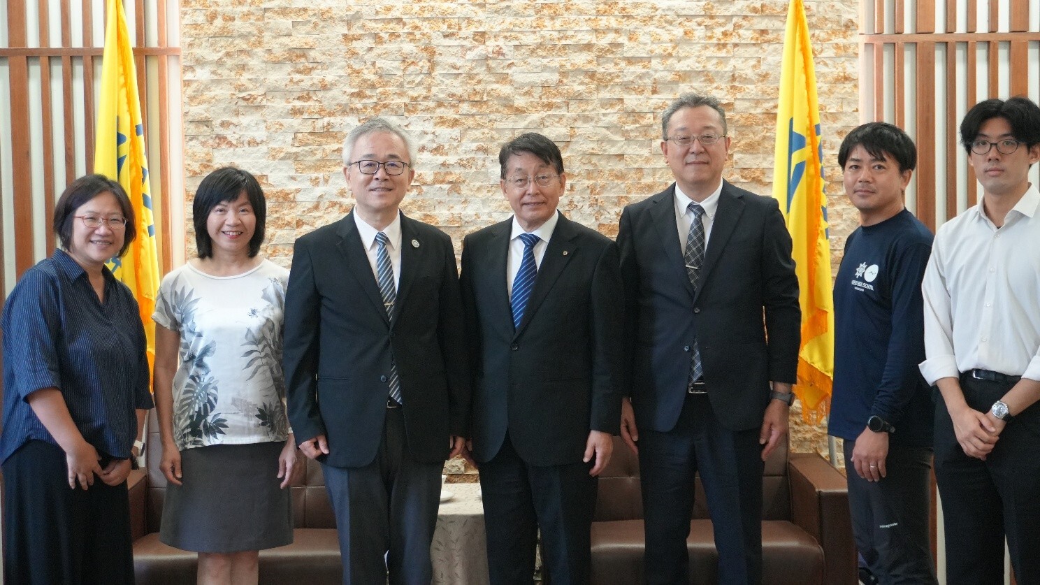 北海道二世谷高中來訪 議定學生短期研修計劃