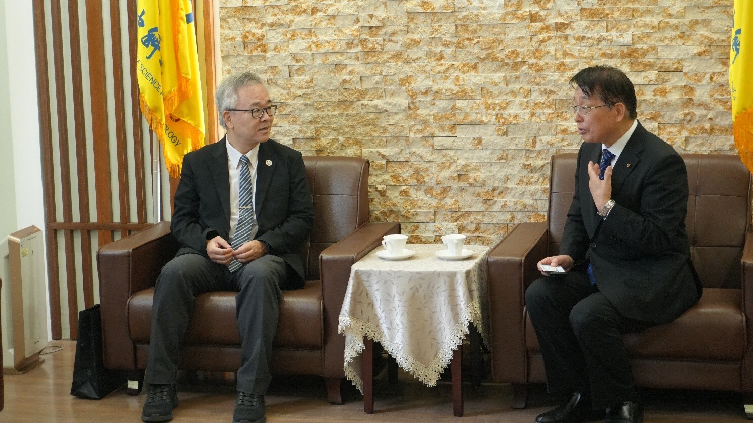 北海道二世谷高中來訪 議定學生短期研修計劃